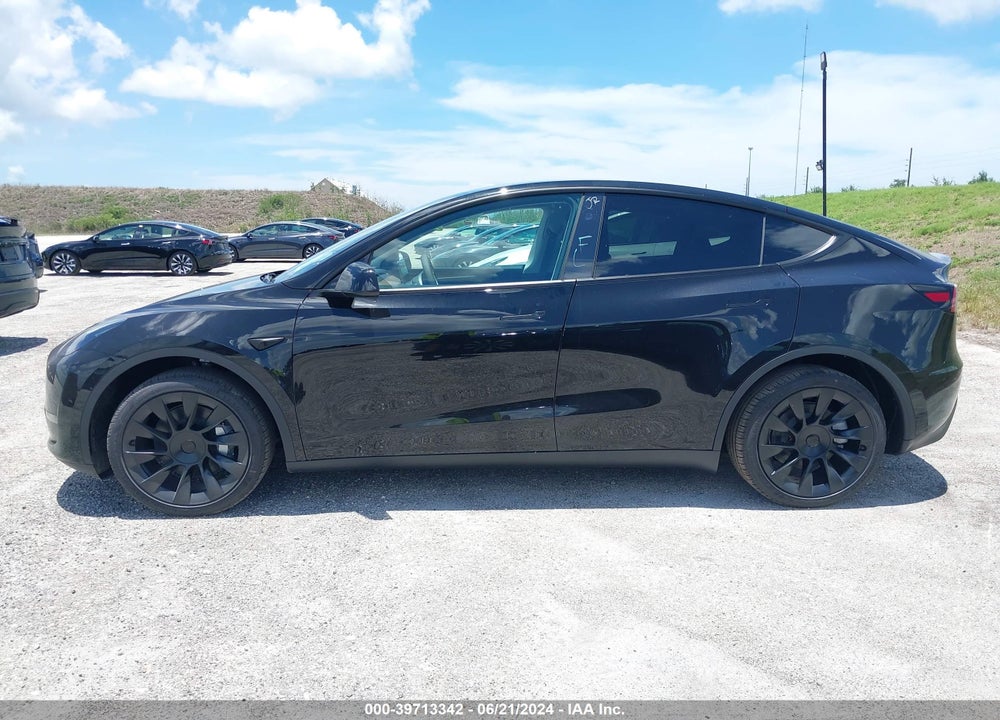 2024 TESLA MODEL Y LONG RANGE/RWD VIN: 7SAYGDED6RF085011