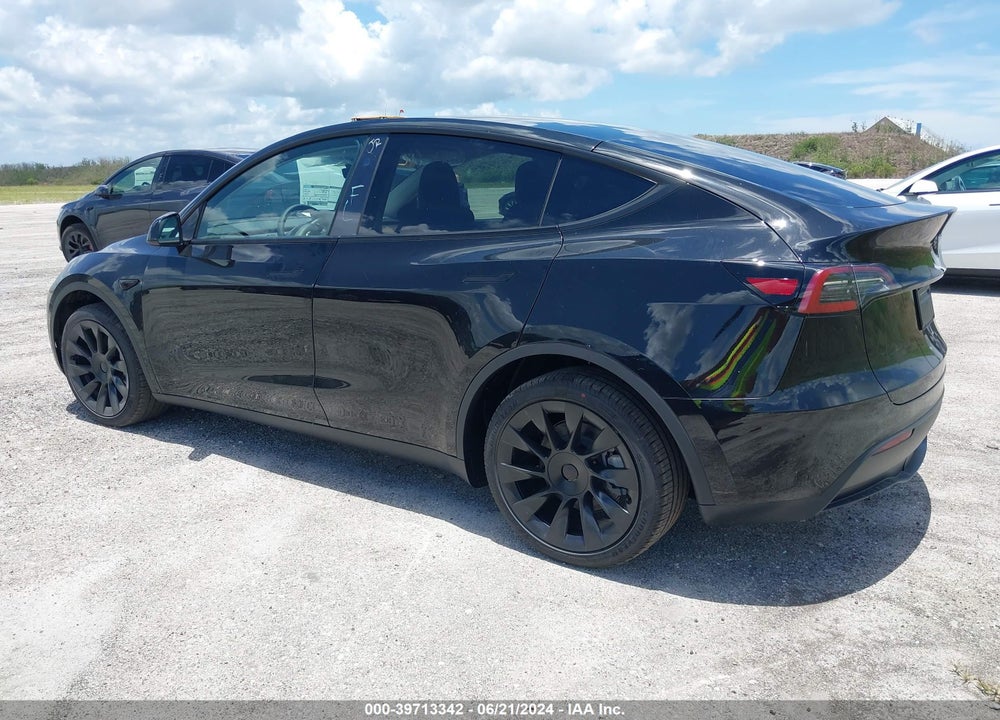 2024 TESLA MODEL Y LONG RANGE/RWD VIN: 7SAYGDED6RF085011