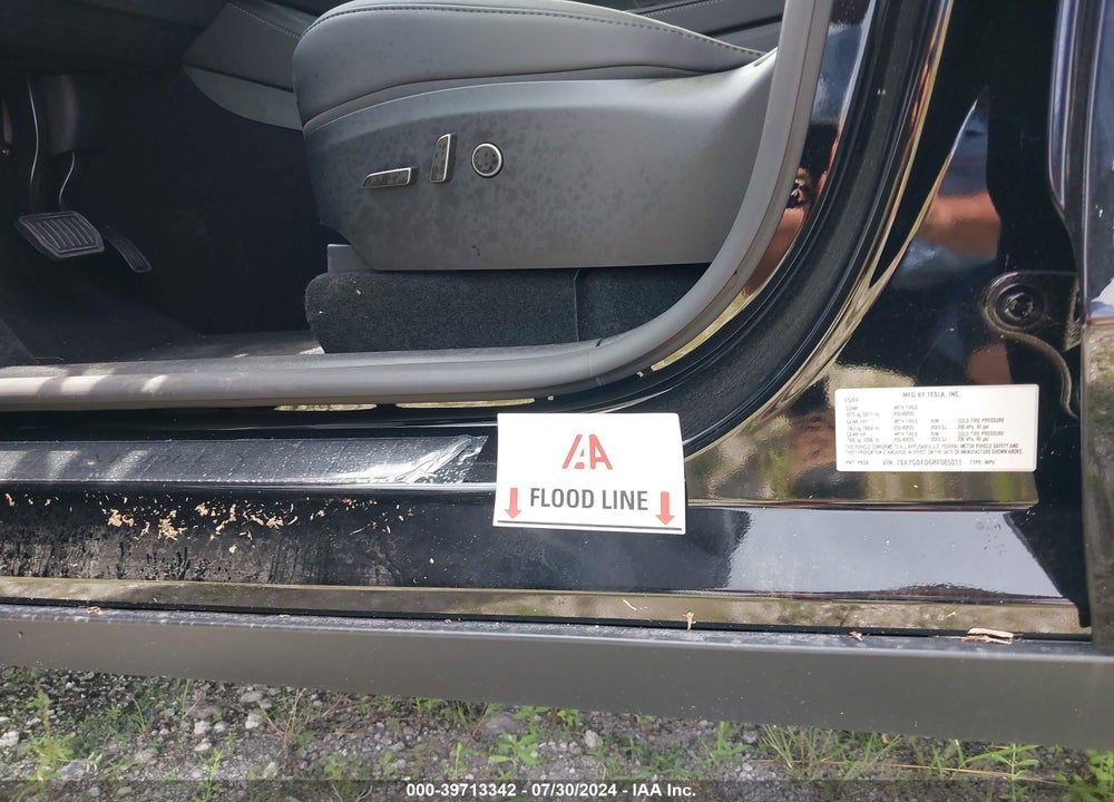 2024 TESLA MODEL Y LONG RANGE/RWD VIN: 7SAYGDED6RF085011