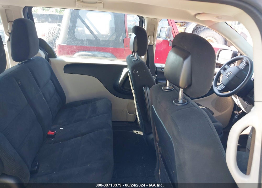 2015 DODGE GRAND CARAVAN VIN: 2C4RDGBG0FR511365
