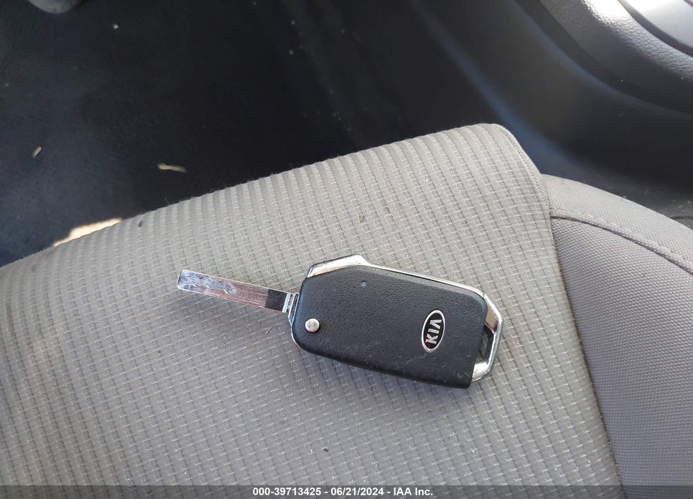 2019 KIA FORTE LXS VIN: 3KPF24AD1KE058464