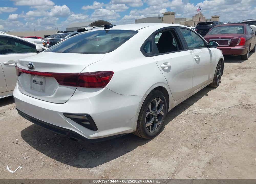 2019 KIA FORTE LXS VIN: 3KPF24AD4KE010800