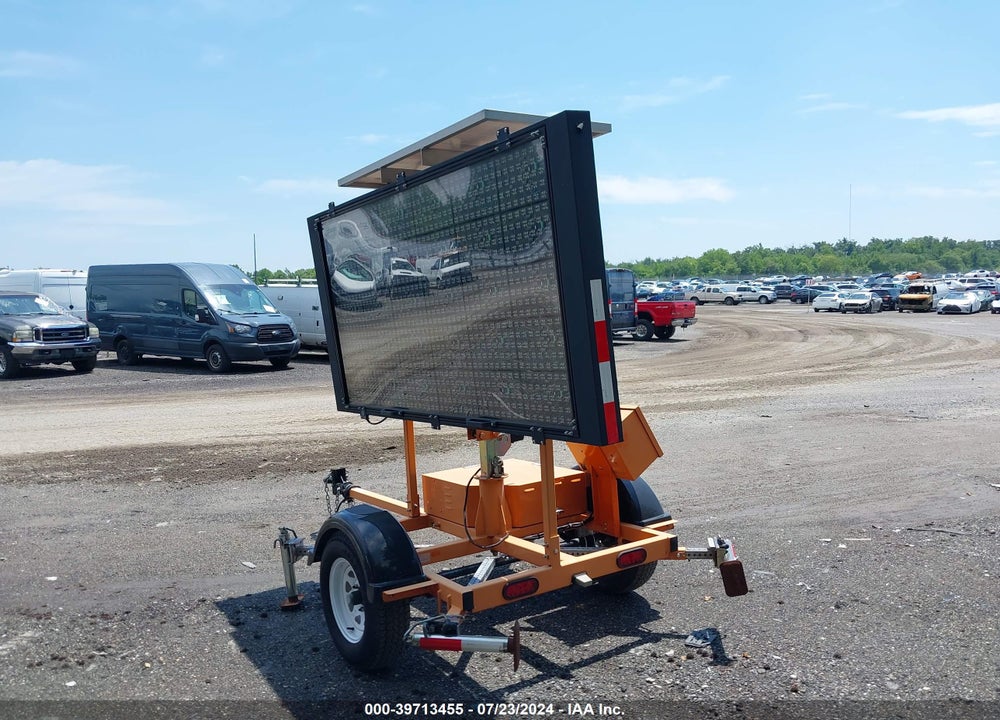 2018 WORK AREA PROTECTION SMC 4000- 17 MESSAGE BOARD VIN: 1P91H1012JG301265