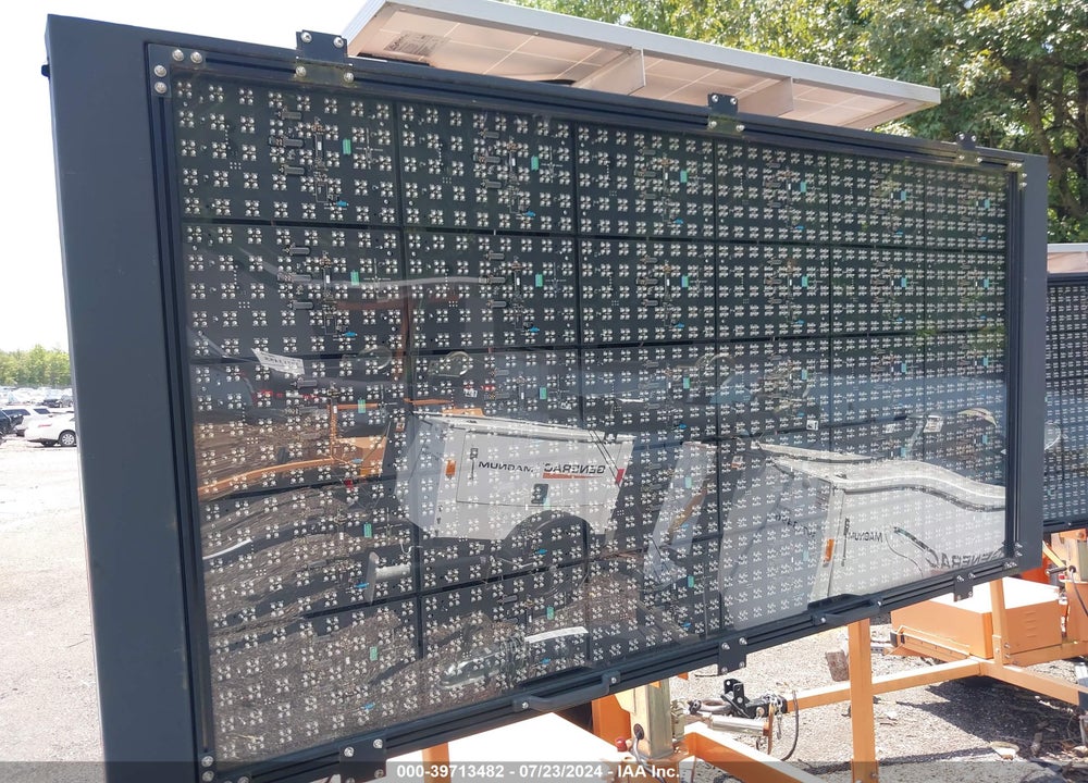 2018 WORK AREA PROTECTION SMC 4000- 17 MESSAGE BOARD VIN: 1P91H1016JG301267