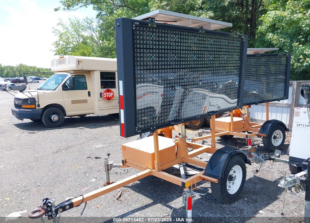 2018 WORK AREA PROTECTION SMC 4000- 17 MESSAGE BOARD VIN: 1P91H1016JG301267