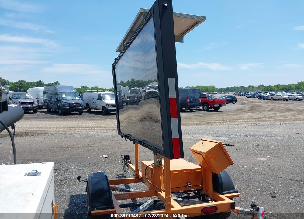 2018 WORK AREA PROTECTION SMC 4000- 17 MESSAGE BOARD VIN: 1P91H1016JG301267