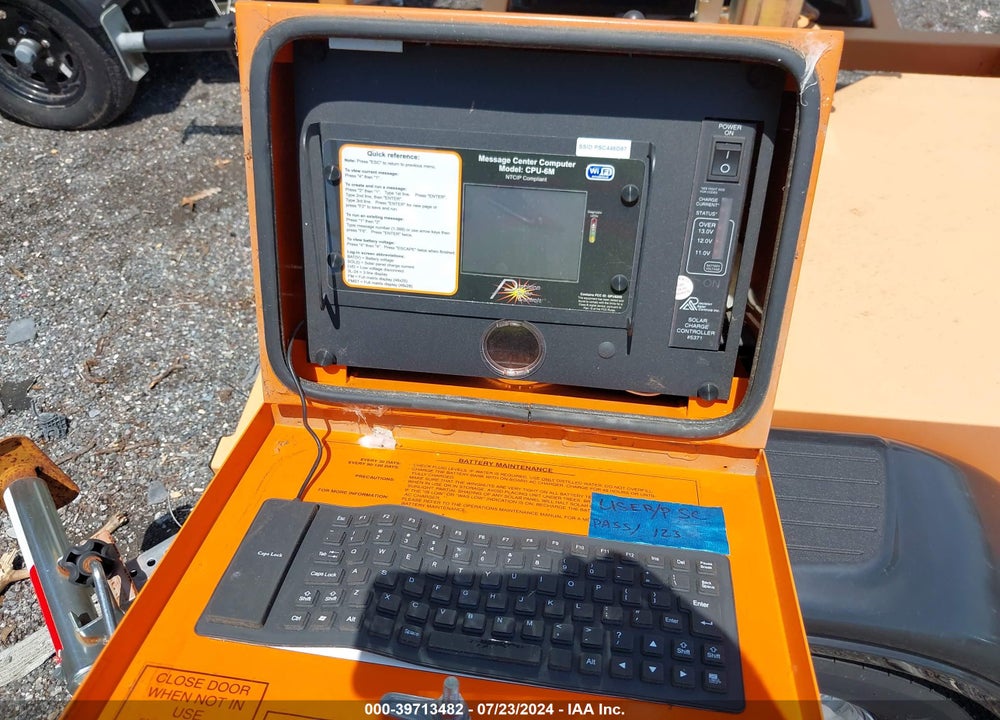 2018 WORK AREA PROTECTION SMC 4000- 17 MESSAGE BOARD VIN: 1P91H1016JG301267