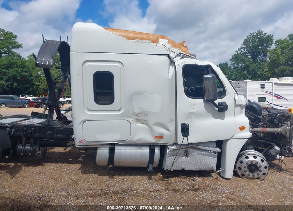 2018 FREIGHTLINER CASCADIA 125 VIN: 3AKJGLDV7JSHR7113