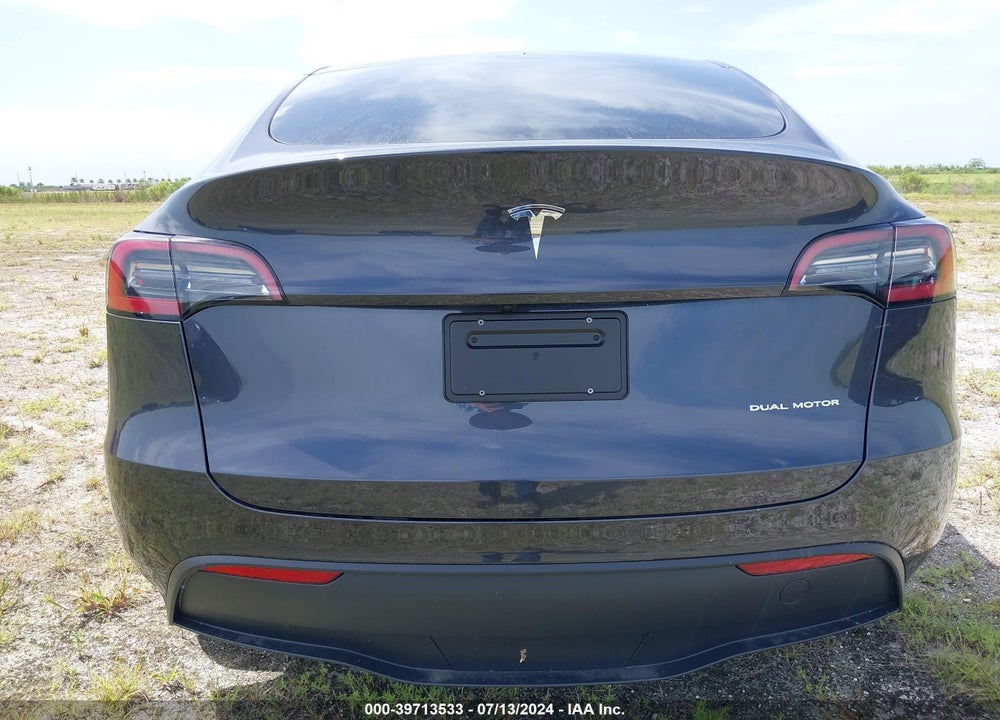 2024 TESLA MODEL Y LONG RANGE DUAL MOTOR ALL-WHEEL DRIVE VIN: 7SAYGDEEXRA272290
