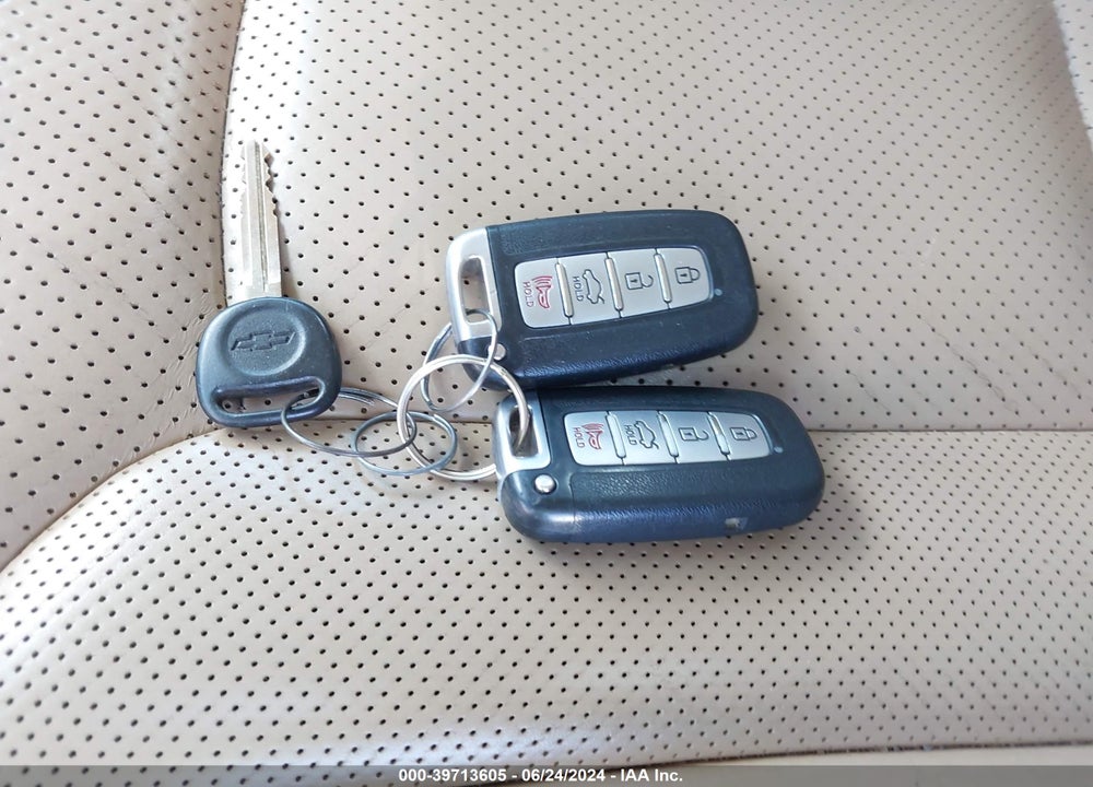 2014 HYUNDAI AZERA VIN: KMHFG4JG6EA396019