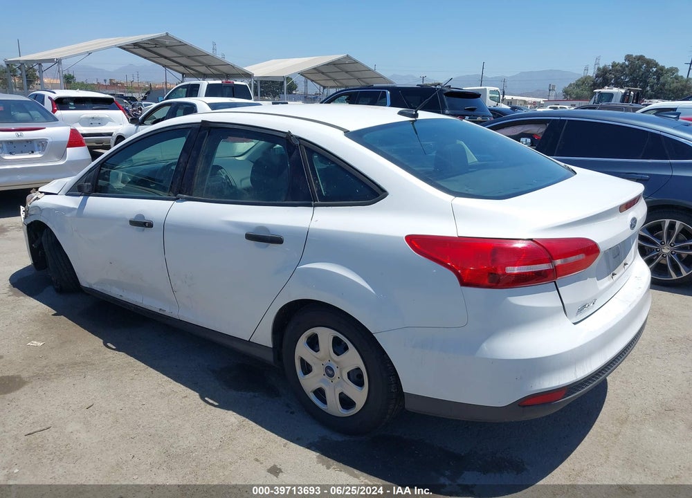 2018 FORD FOCUS S VIN: 1FADP3E29JL261206