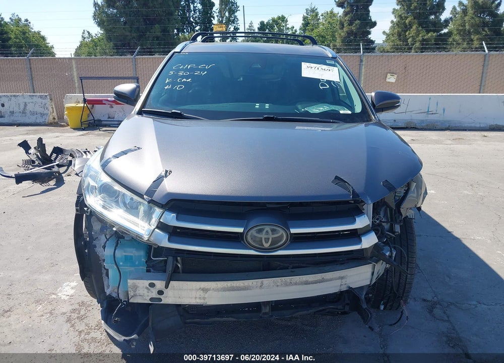 2018 TOYOTA HIGHLANDER XLE VIN: 5TDKZRFH1JS550306