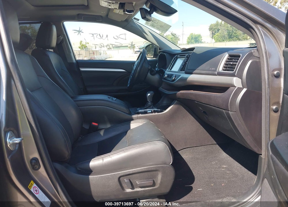 2018 TOYOTA HIGHLANDER XLE VIN: 5TDKZRFH1JS550306