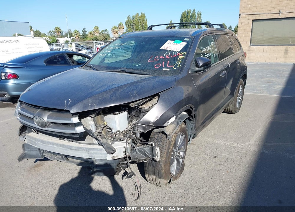 2018 TOYOTA HIGHLANDER XLE VIN: 5TDKZRFH1JS550306