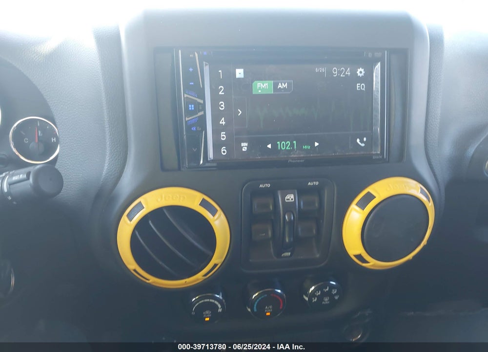 2015 JEEP WRANGLER UNLIMITED SPORT VIN: 1C4BJWDG3FL650531