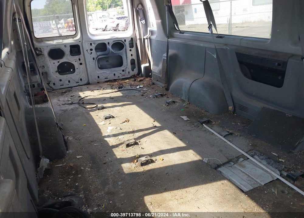 2004 FORD E-350 SUPER DUTY XL/XLT VIN: 1FBSS31LX4HA81324
