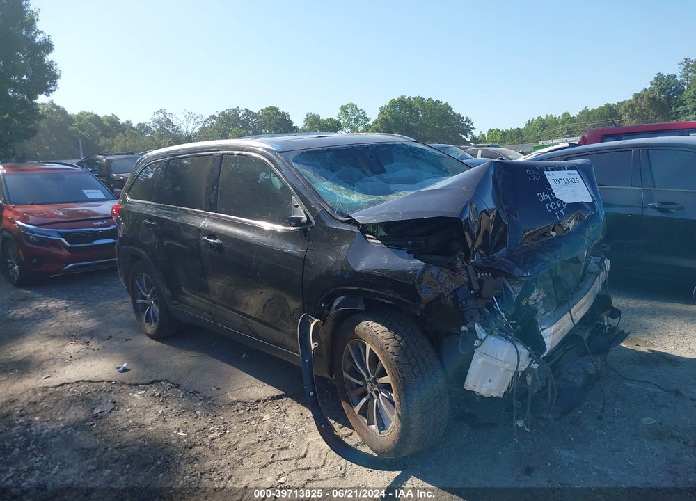 2019 TOYOTA HIGHLANDER XLE VIN: 5TDKZRFH2KS353775
