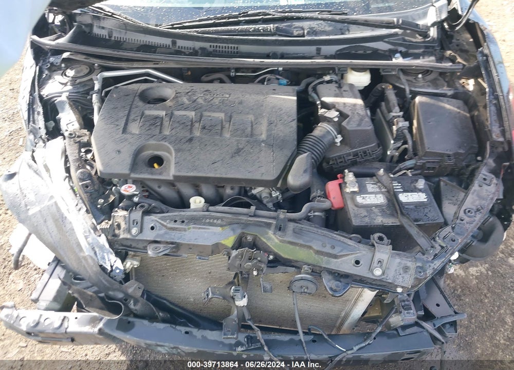 2018 TOYOTA COROLLA LE VIN: 5YFBURHE8JP741828