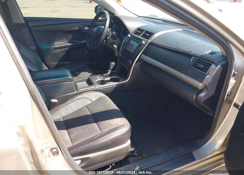 2016 TOYOTA CAMRY SE VIN: 4T1BF1FK4GU584925