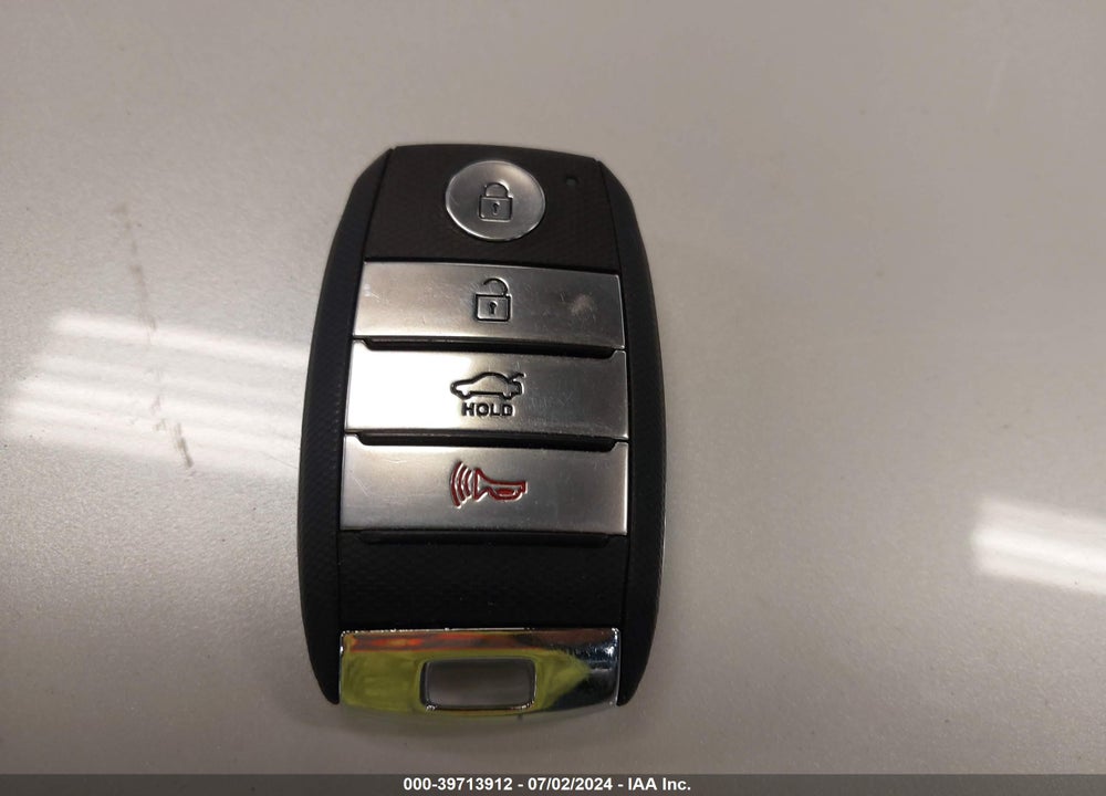 2019 KIA OPTIMA S VIN: 5XXGT4L34KG375653