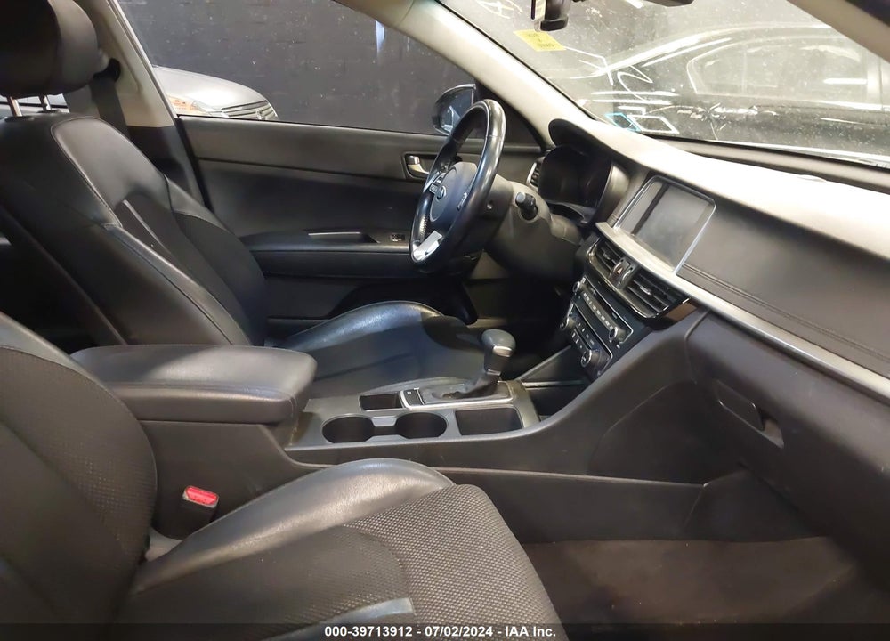 2019 KIA OPTIMA S VIN: 5XXGT4L34KG375653