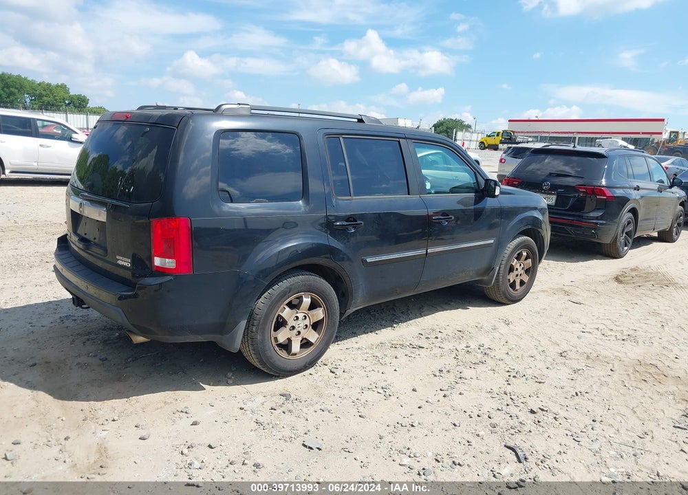 2011 HONDA PILOT TOURING VIN: 5FNYF4H98BB088375