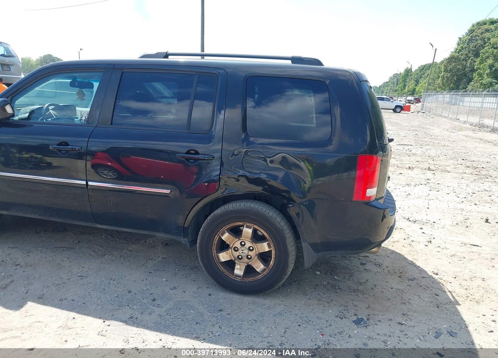 2011 HONDA PILOT TOURING VIN: 5FNYF4H98BB088375