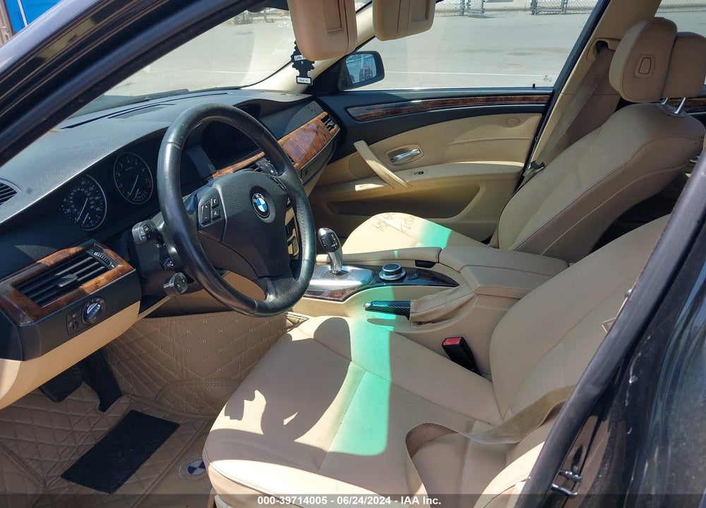 2008 BMW 528I VIN: WBANU53508CT16133