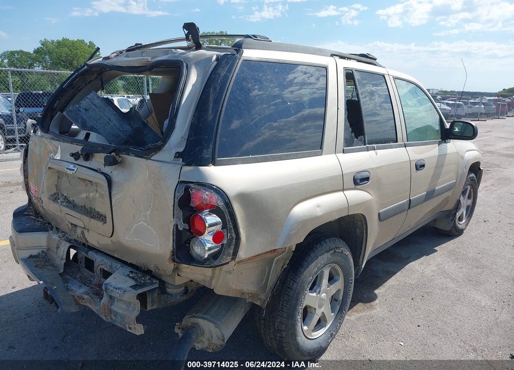 2005 CHEVROLET TRAILBLAZER LS VIN: 1GNDT13S752189003