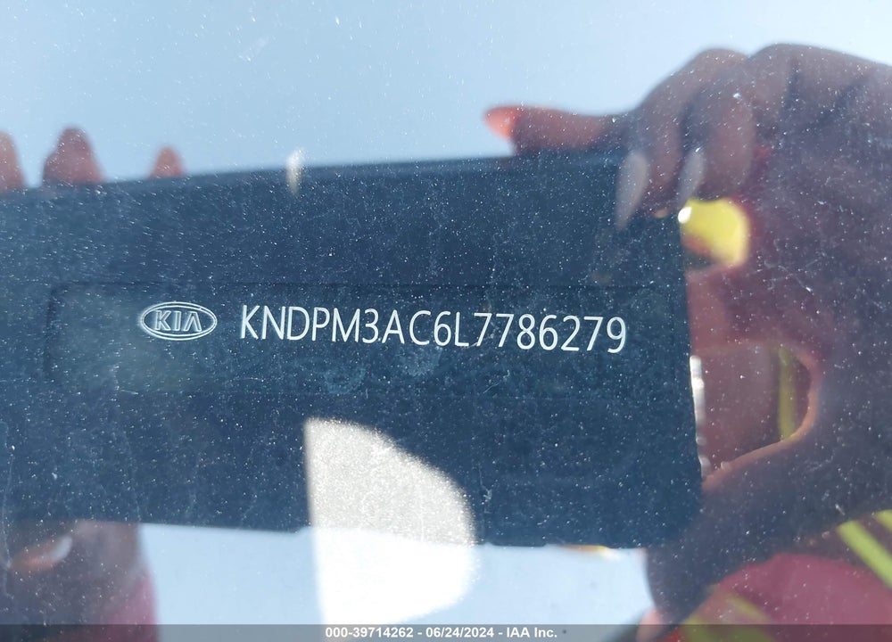 2020 KIA SPORTAGE LX VIN: KNDPM3AC6L7786279