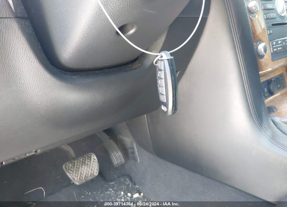 2014 INFINITI QX80 VIN: JN8AZ2NF5E9552121