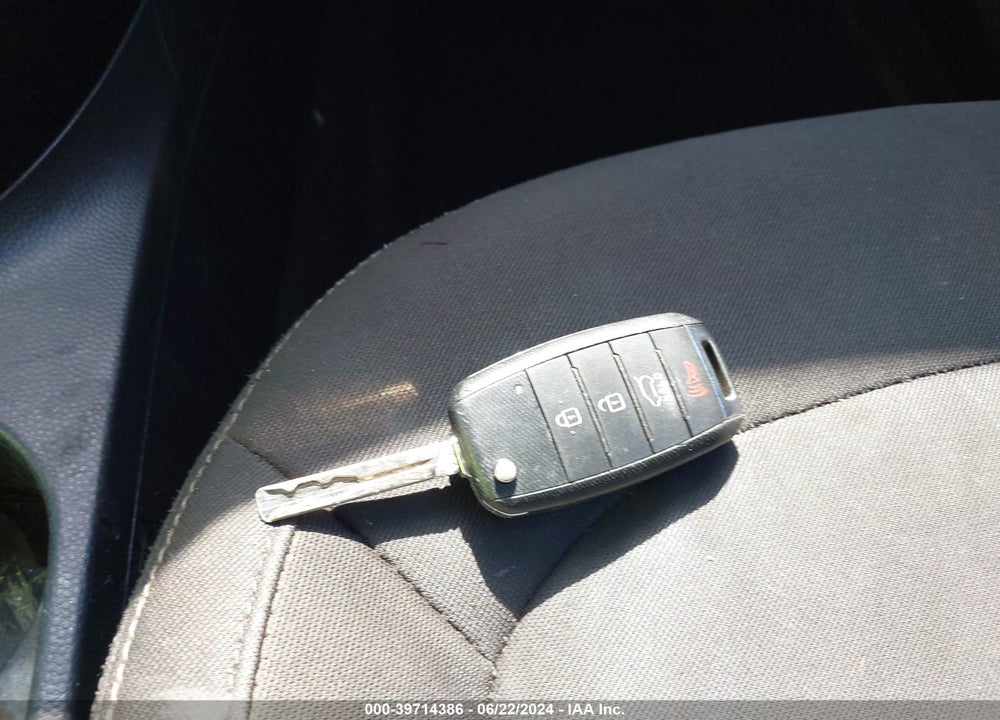 2016 KIA SOUL VIN: KNDJN2A27G7387665