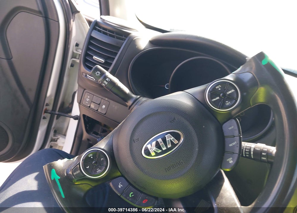 2016 KIA SOUL VIN: KNDJN2A27G7387665