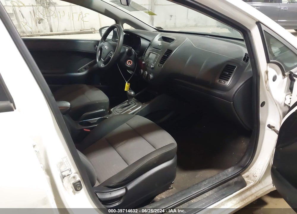 2016 KIA FORTE LX VIN: KNAFX4A69G5556835