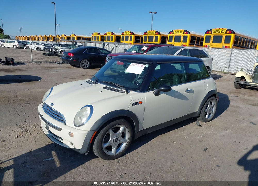 2005 MINI COOPER VIN: WMWRC33465TC58561