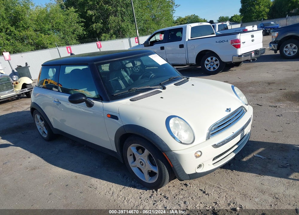 2005 MINI COOPER VIN: WMWRC33465TC58561