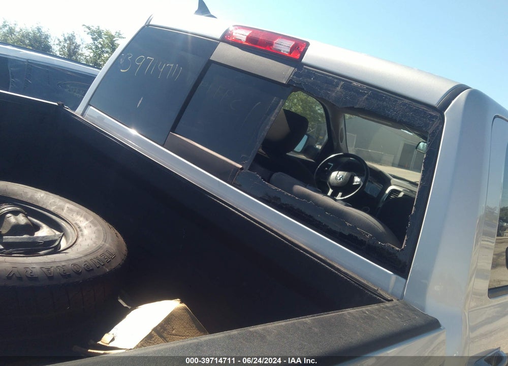 2019 RAM 1500 CLASSIC VIN: 1C6RR7TT2KS576604