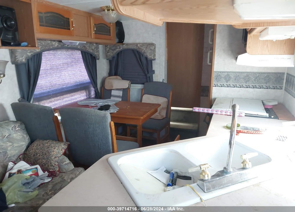 2002 KEYSTONE MONTANA VIN: 4YDF2952624057685