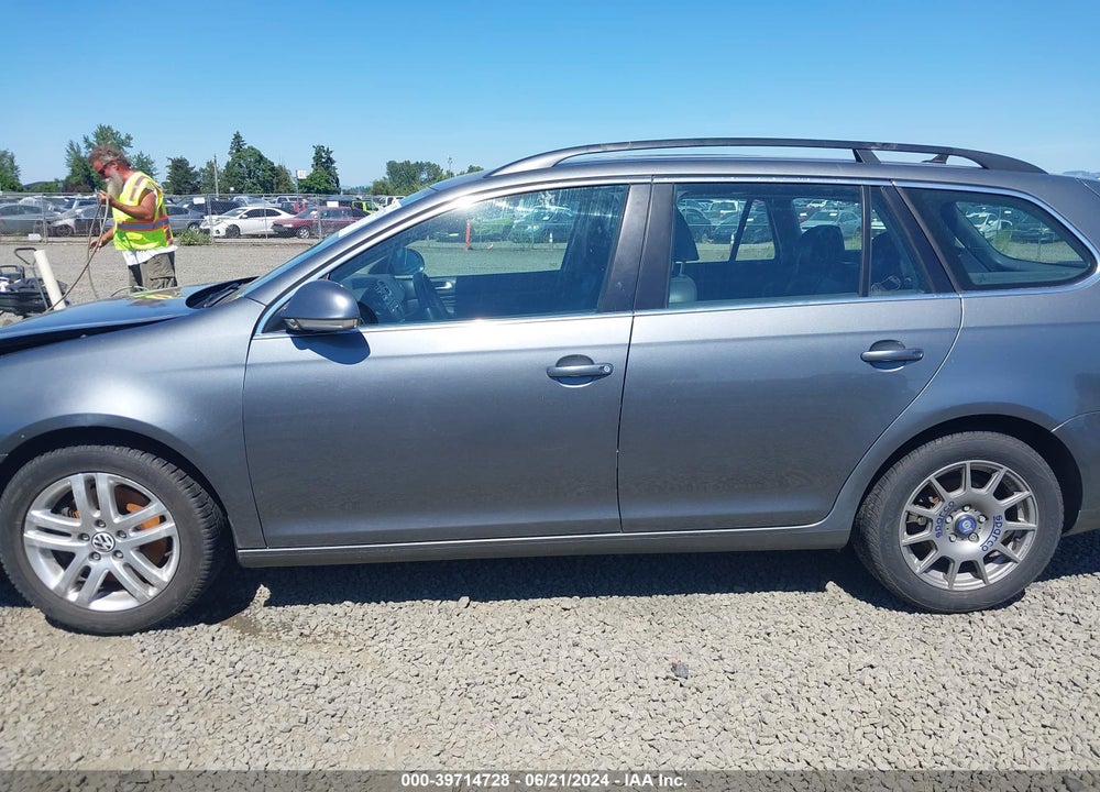 2011 VOLKSWAGEN JETTA SPORTWAGEN 2.0L TDI VIN: 3VWML7AJ7BM601962