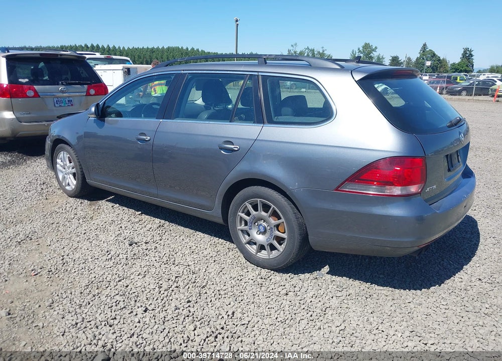 2011 VOLKSWAGEN JETTA SPORTWAGEN 2.0L TDI VIN: 3VWML7AJ7BM601962
