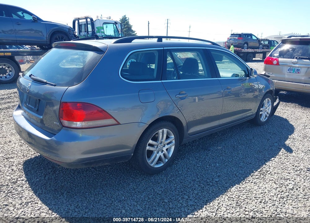 2011 VOLKSWAGEN JETTA SPORTWAGEN 2.0L TDI VIN: 3VWML7AJ7BM601962
