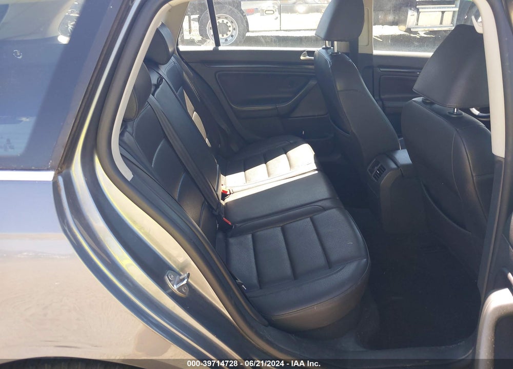 2011 VOLKSWAGEN JETTA SPORTWAGEN 2.0L TDI VIN: 3VWML7AJ7BM601962