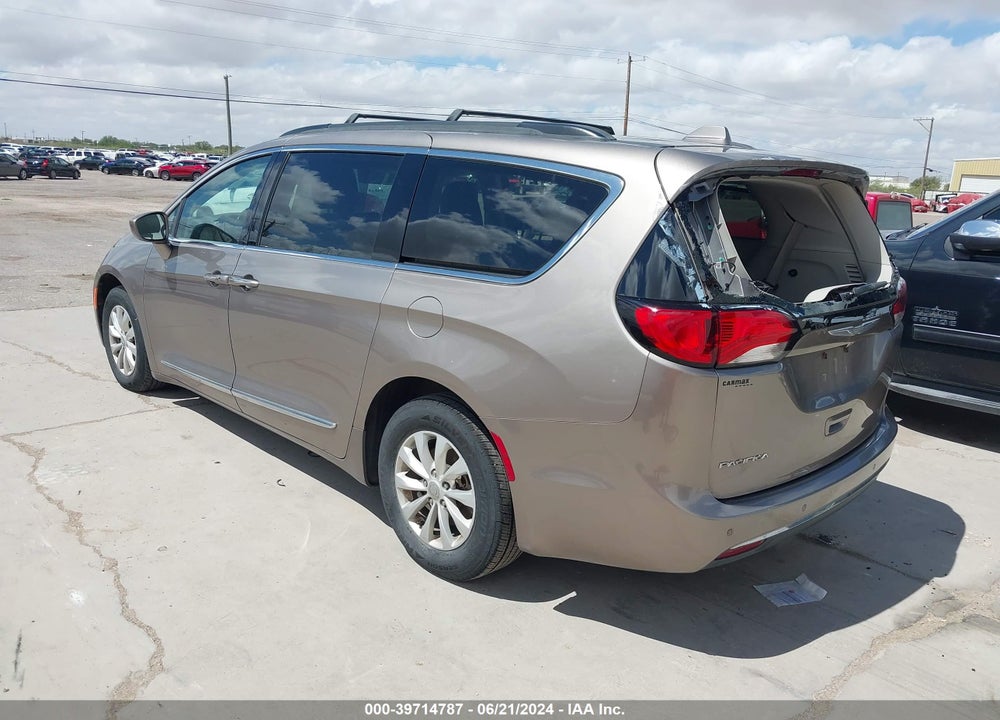 2017 CHRYSLER PACIFICA TOURING L VIN: 2C4RC1BG1HR610733
