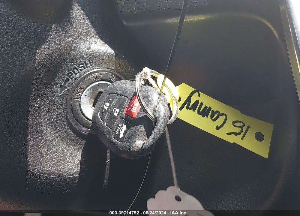 2015 TOYOTA CAMRY SE VIN: 4T1BF1FK5FU045230
