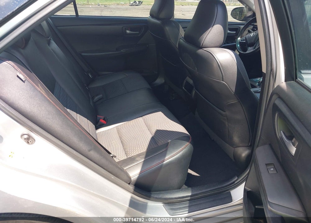 2015 TOYOTA CAMRY SE VIN: 4T1BF1FK5FU045230