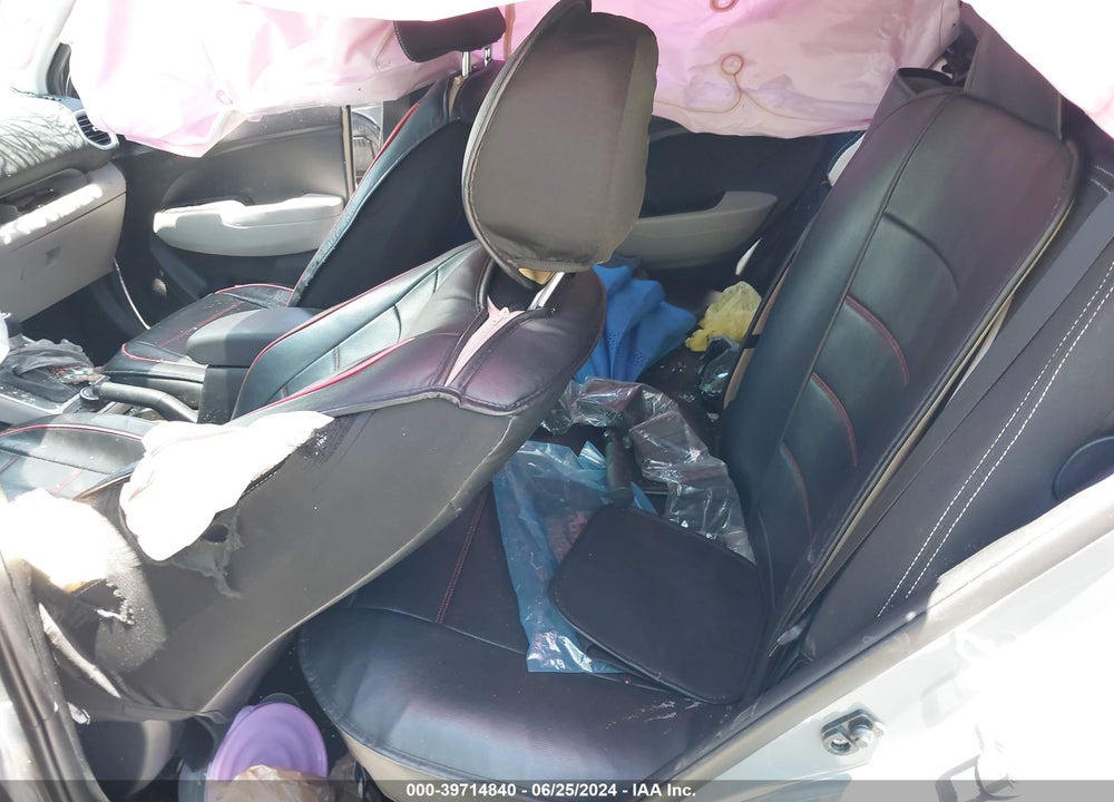 2022 HYUNDAI VENUE SEL VIN: KMHRC8A33NU195626