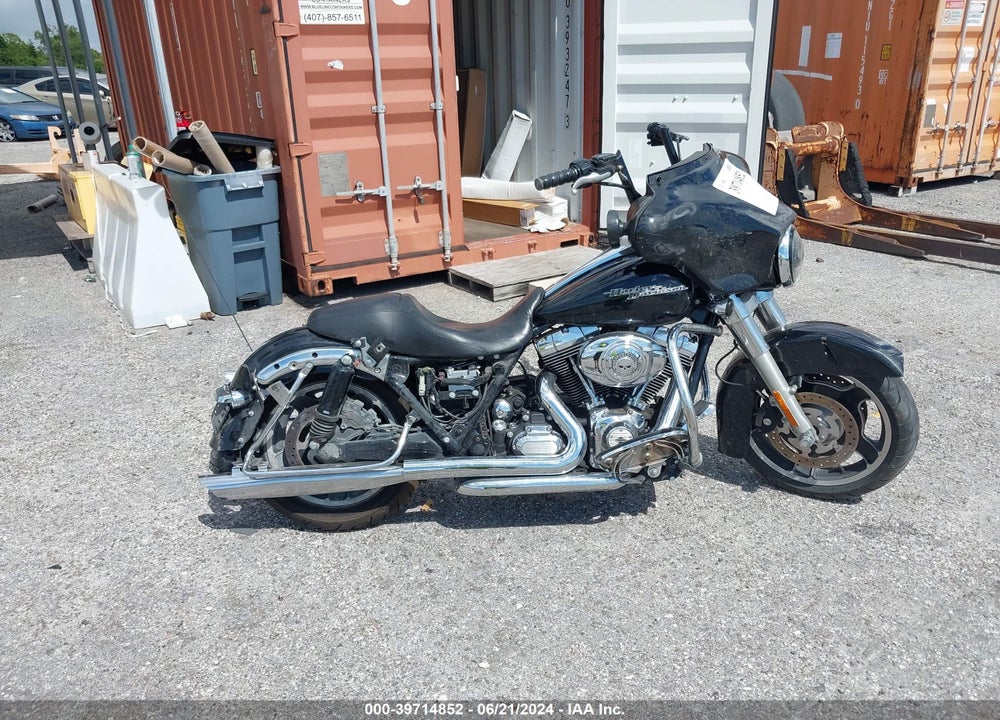 2011 HARLEY-DAVIDSON FLHX VIN: 1HD1KBM14BB654468
