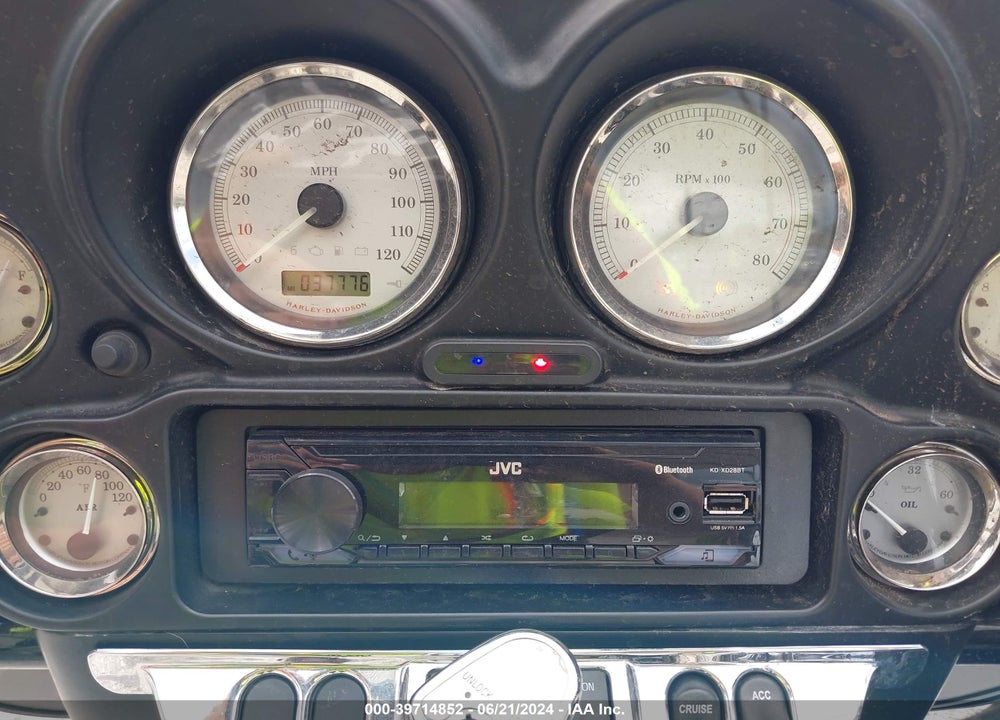 2011 HARLEY-DAVIDSON FLHX VIN: 1HD1KBM14BB654468