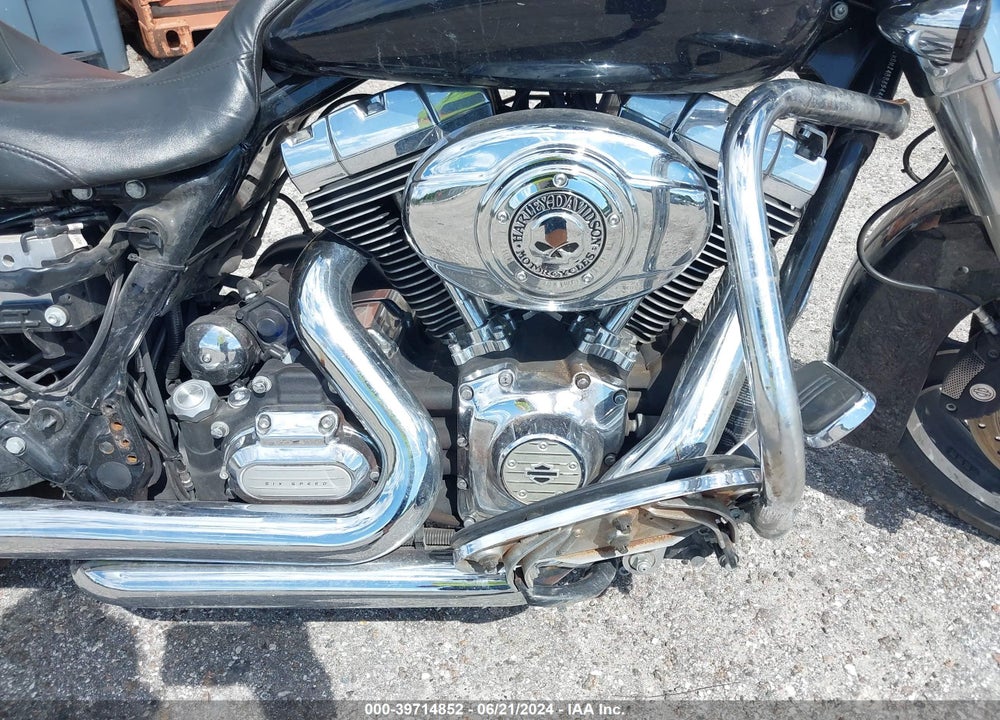 2011 HARLEY-DAVIDSON FLHX VIN: 1HD1KBM14BB654468