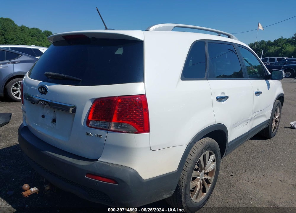 2011 KIA SORENTO EX V6 VIN: 5XYKUDA26BG064271